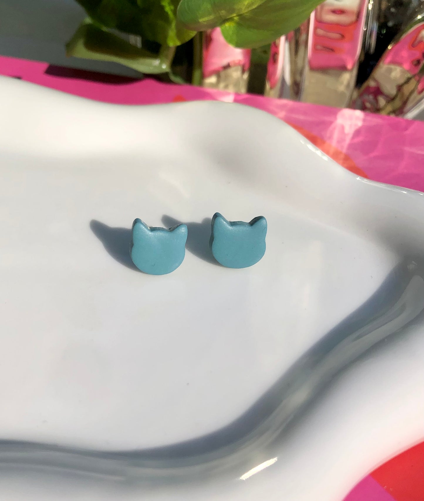 Cat Studs