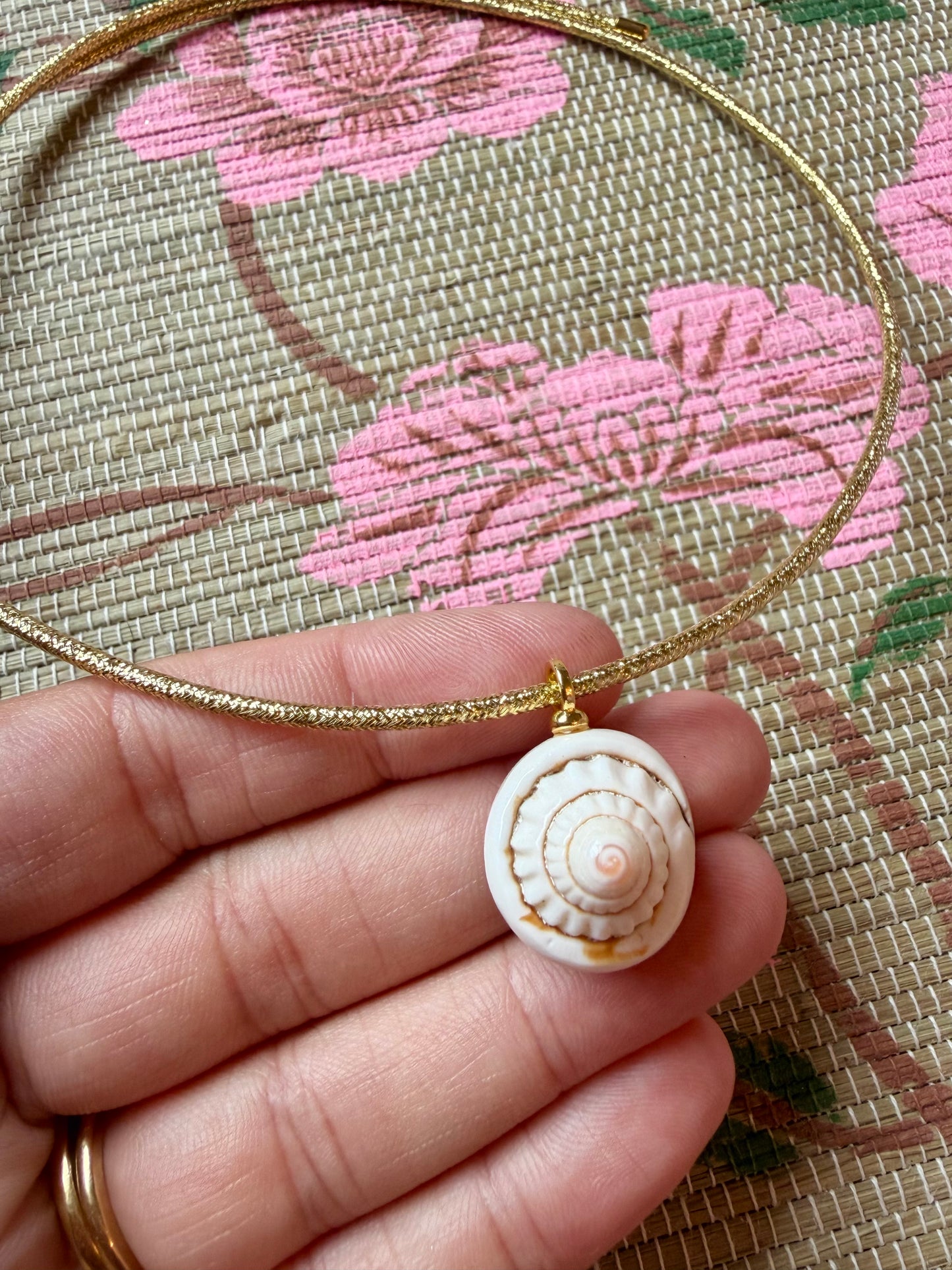 Shell Magnetic Cord Necklace