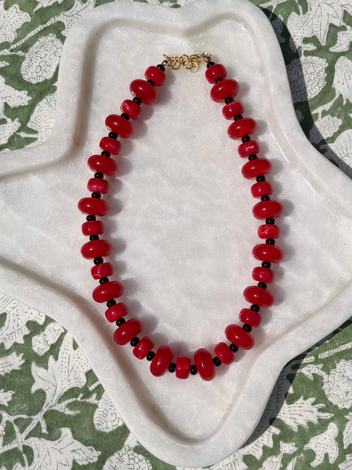 Between the Hedges Necklace